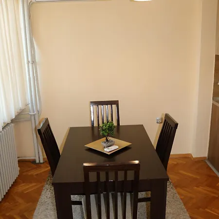 Main Center Apartment *